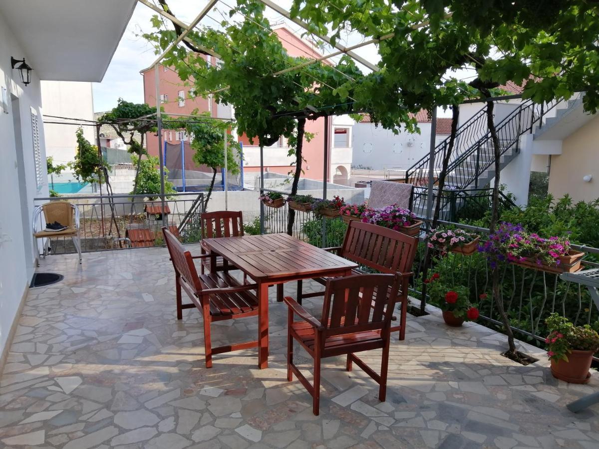 Goga Apartments Primosten Exterior photo